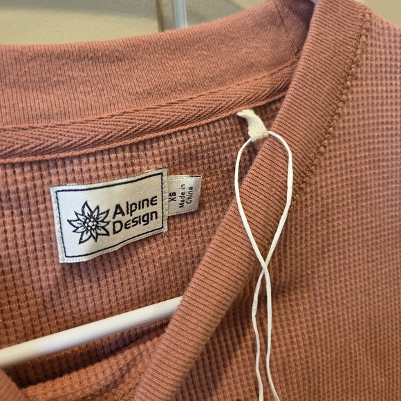 Alpine Design Women's Waffle-Knit Long-Sleeve Shirt in Sedona Clay XS New - Picture 3 of 8